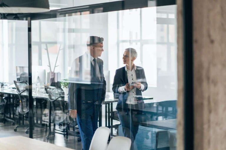 leietakers konkurs - to personer i et næringslokale