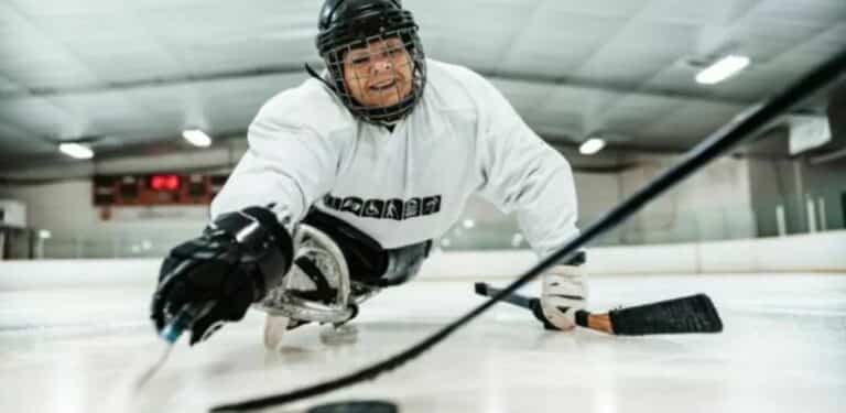 aksept av risiko - kvinne som spiller ishockey