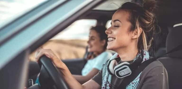 promille - to kvinner kjører bil i beruset tilstand